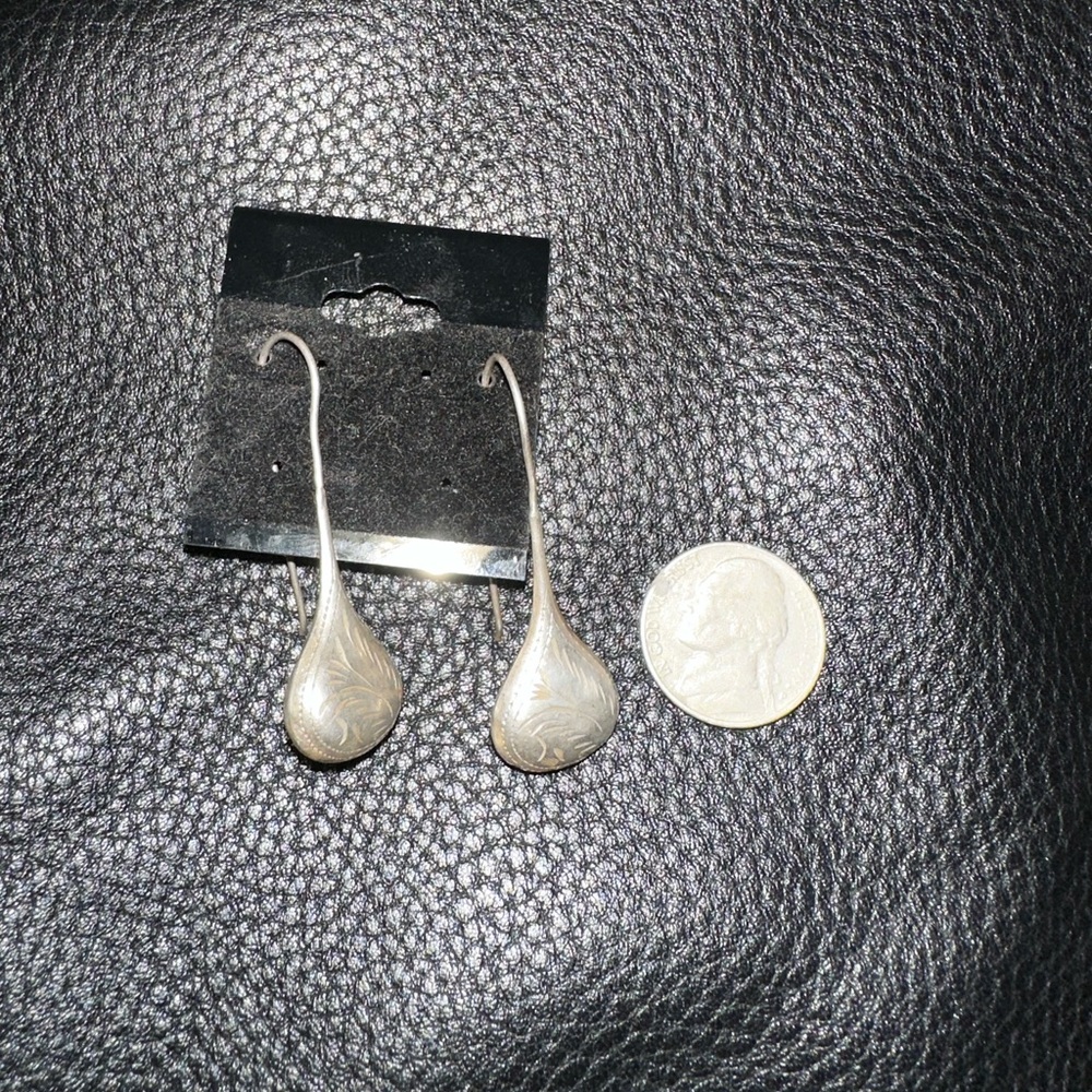 Vintage sterling puffed teardrop earrings - Picture 6 of 6